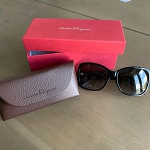 BNNW sunglasses with Swarovski crystal bow